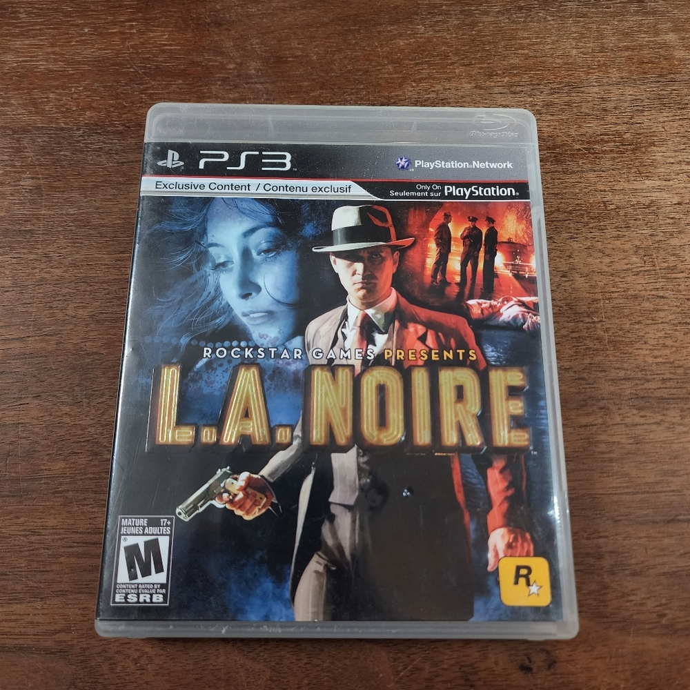 Sony Playstation 3 L.A Noire + Badge Pursuit Challange PS3 Game CIB